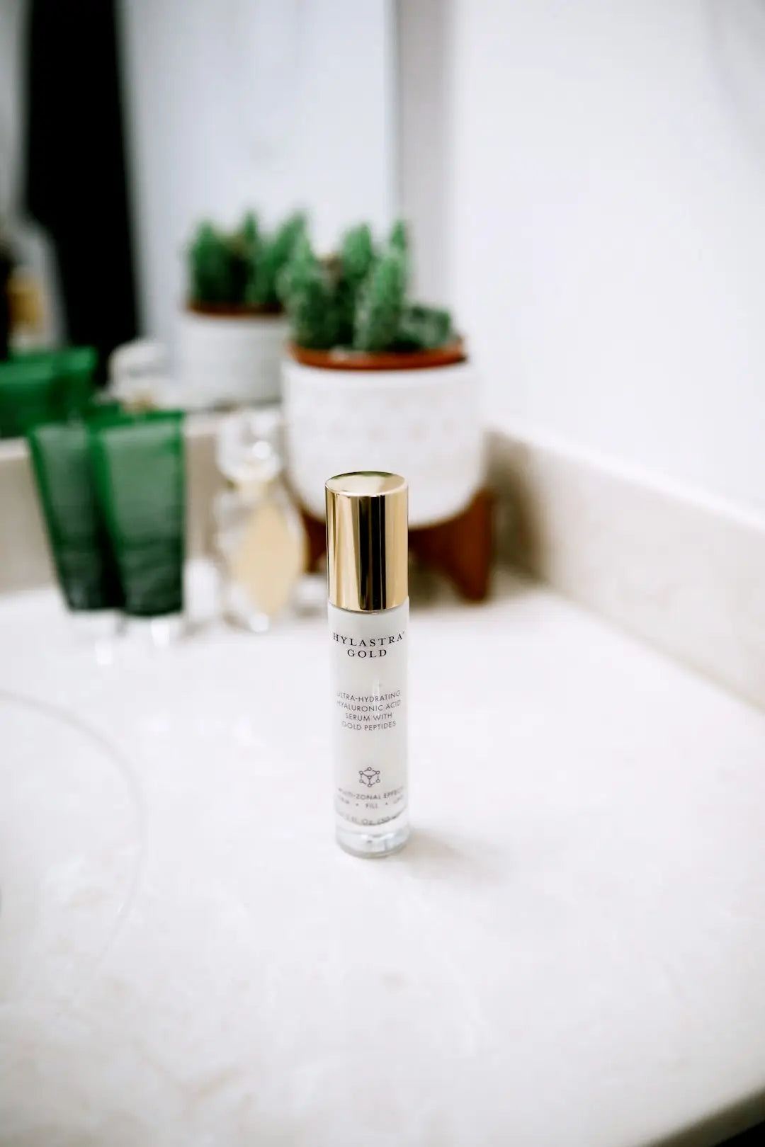 The Top Benefits of Incorporating Hyaluronic Acid into Your Skincare Routine