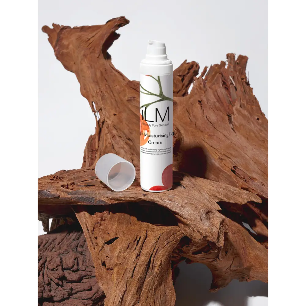 Light Moisturising Day Cream - Lotion & Moisturizer